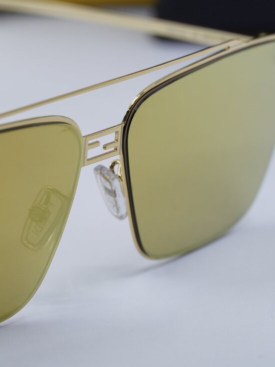 Fendi FE40110U 30L Square Sunglasses - Gold / Yellow Gold main image 5
